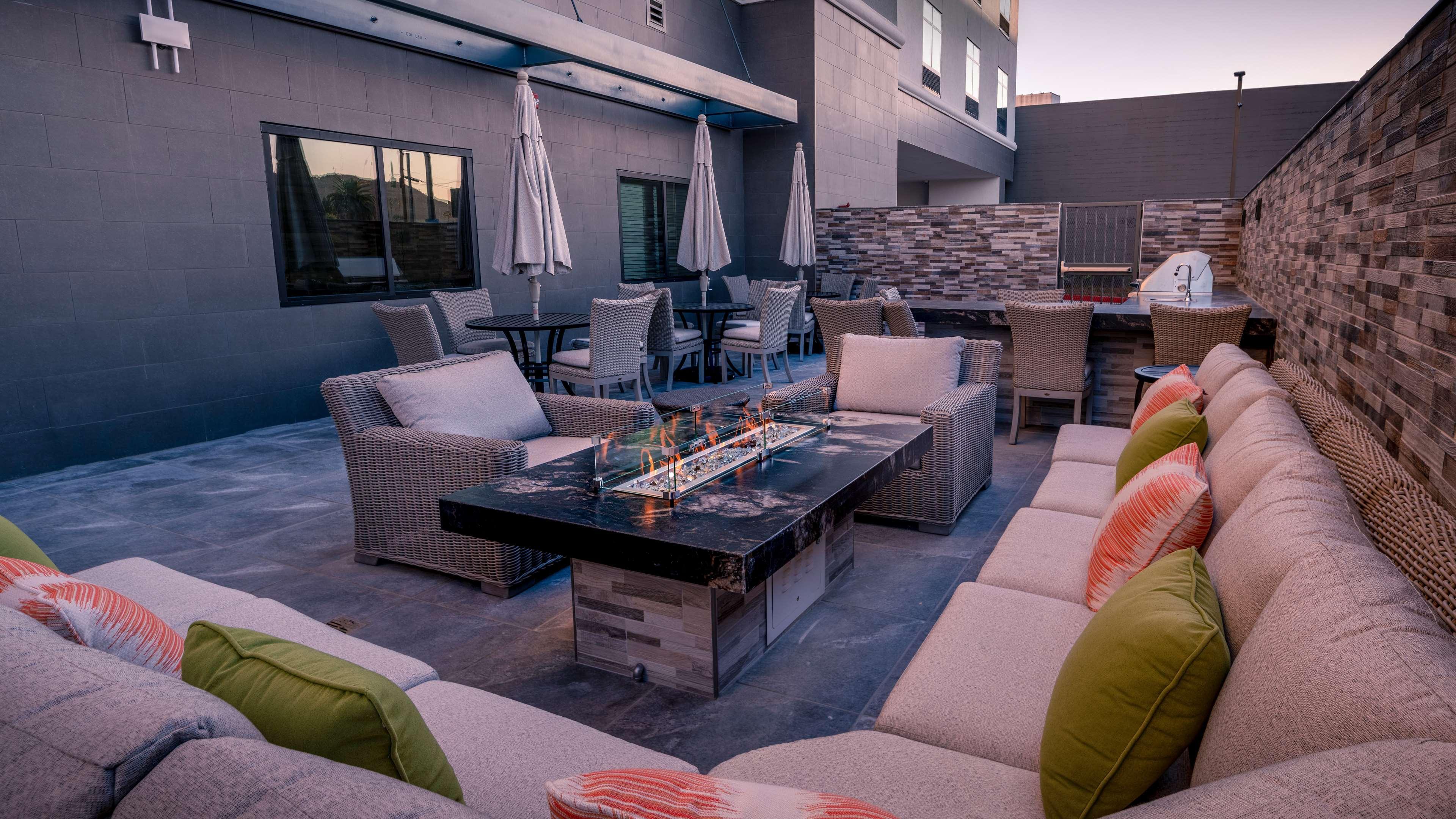 Hampton Inn Riverside Downtown Exterior foto